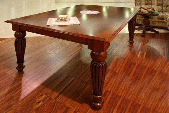Stół z drewna Almi